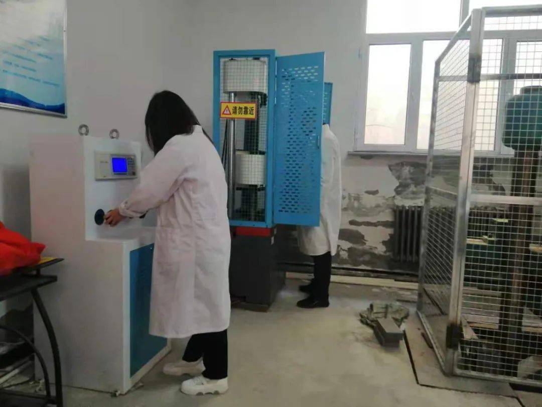 【我为群众办实事】克旗市场监管局发挥职能提升质量 开展建筑材料检验活动，助力安全生产检验检测